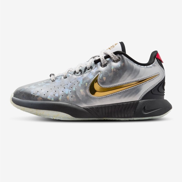 Nike LEBRON XXI SE (GS) Big Kids Unisex Athletic Shoes - metallic Silver & Gold
